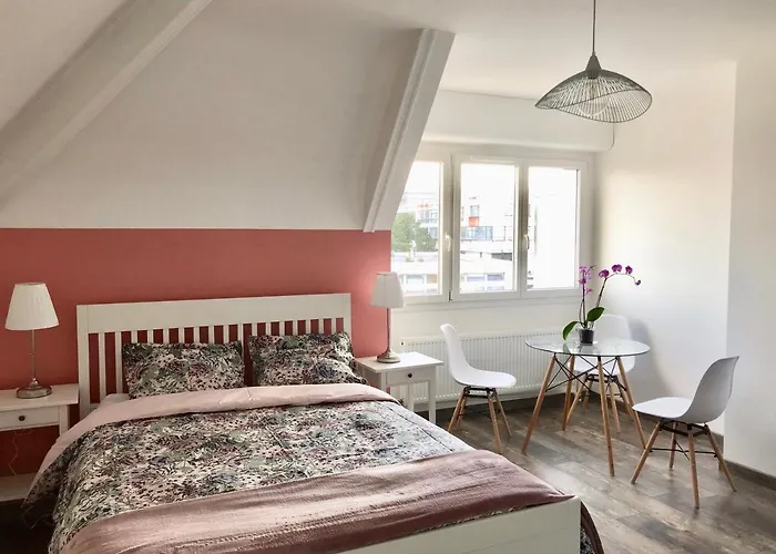 Joli Sevigne A Apartment *